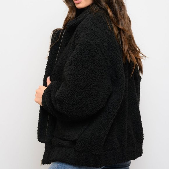 WOMEN'S FAUX FUR POCKETS ZIPPER CLOSURE JACKET - Picture 5 of 5